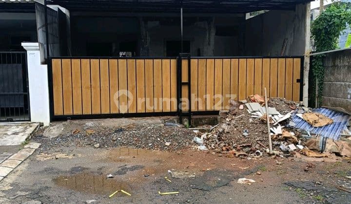 Corner House in Gading Serpong Sector 7A