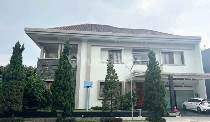 Rumah Hoek Cluster Exclusive Singgasana Pradana - Bandung
