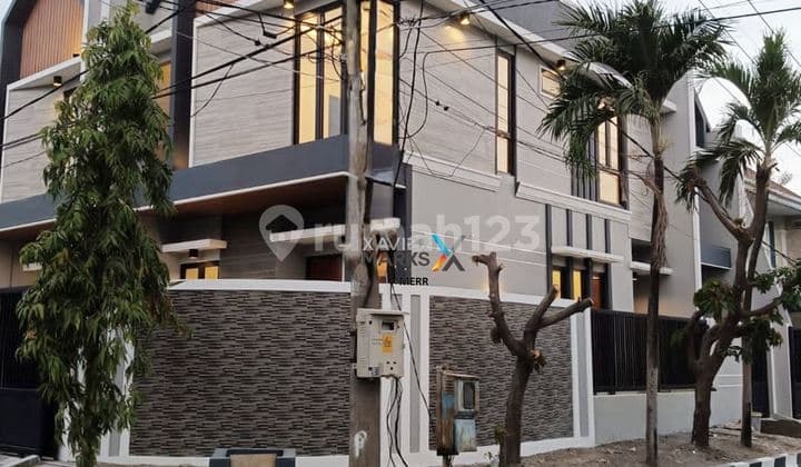 Rumah Scandinavian Mewah di Sutorejo Prima