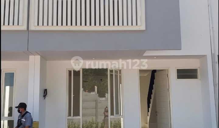 Rumah di Dian Istana dekat Wiyung Pakuwon Mall Citraland