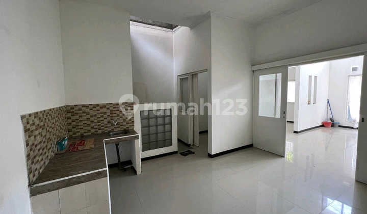 TURUN HARGA RUMAH GRAND SEMANGGI SURABAYA STRATEGIS RON.A1755