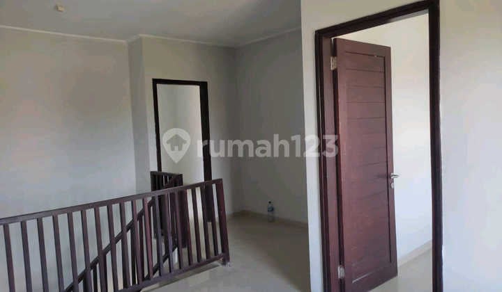 IDR.a031 3 Units of Comfortable Terrace Residences Near the Strategic Beach