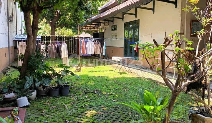 Rumah Asri, Luas di Taman Manyar Indah Surabaya Nyaman Ron.a3155