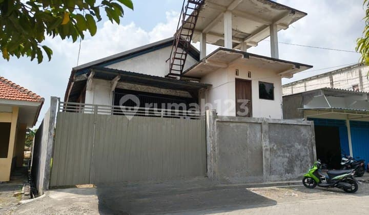 Warehouse 15 Minutes from Gwalk, Driyorejo Randengsari