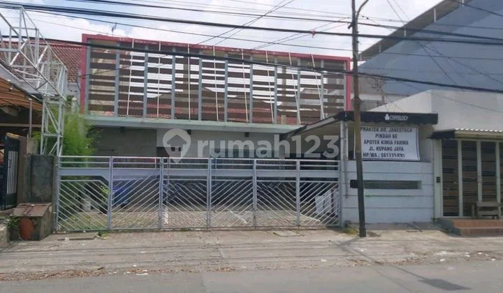 Commercial House, Darmo Permai Utara Intersection, Surabaya Commercial House, Darmo Permai Utara Intersection, Surabaya