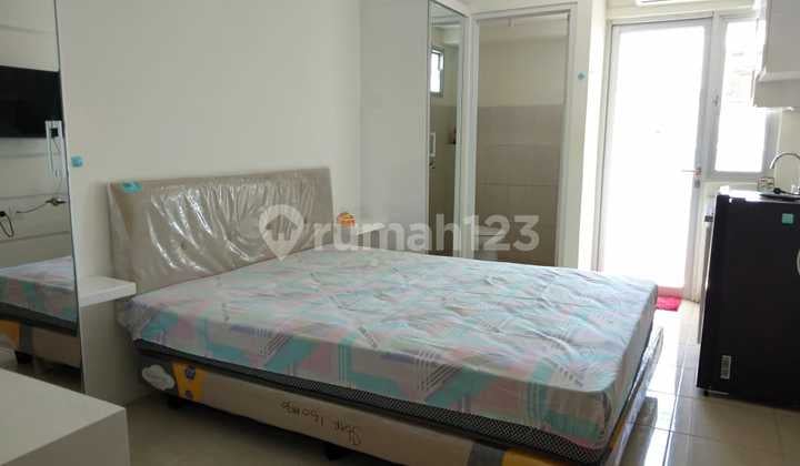 Sewa Apartemen Educity Lantai Tertinggi View Pool