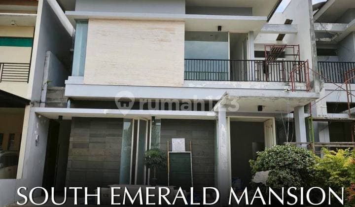 House in South Emerald Mansion Surabaya