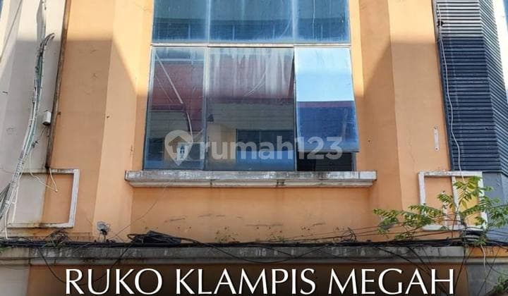 For Rent, Klampis Megah Shop House, Surabaya