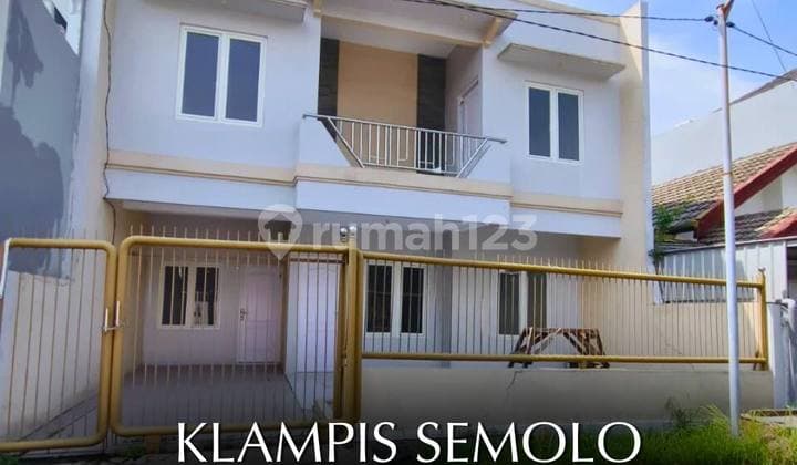 Rumah 2 Lantai di Klampis Semolo Surabaya