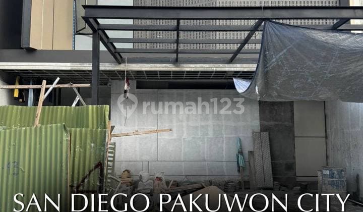 Rumah Baru di Pakuwon City San Diego Surabaya Design Arsitektural Finishing Premium
