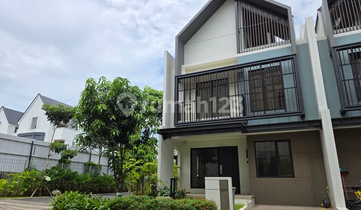 Rumah Attic Hoek Hook Cluster Leonora Symphonia Gading Serpong