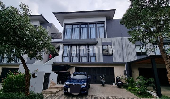 Luxury Renovated and Furnished Lakewood Navapark House in BSD City with Pool