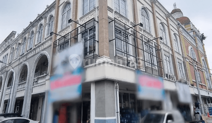 Corner Shop in Paramount Gading Serpong Modern Market, Tangerang