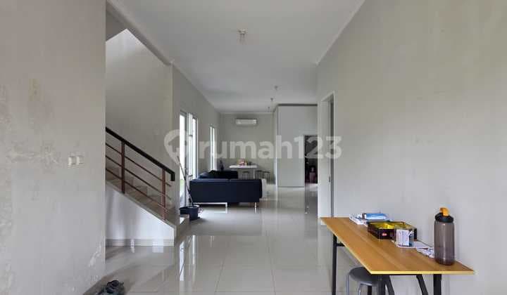 Cluster San Lorenzo Gading Serpong Posisi Depan Kolam Renang