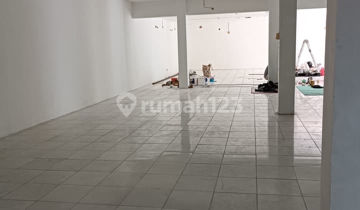 Disewakan Rumah Luas cocok buat usaha di Kayu Putih Jaktim