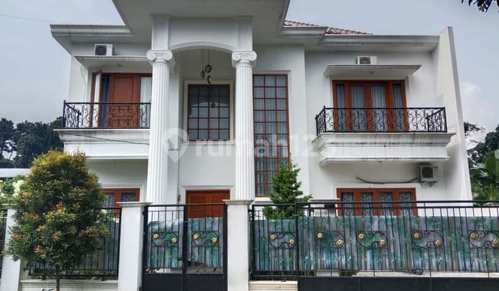 Rumah Luas dengan Kolam Renang di Sentul City Bogor