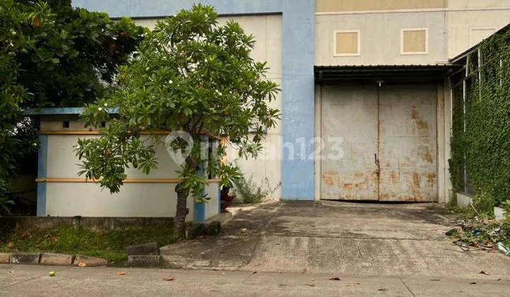 Warehouse + Office in Marunda Center Warehouse Complex