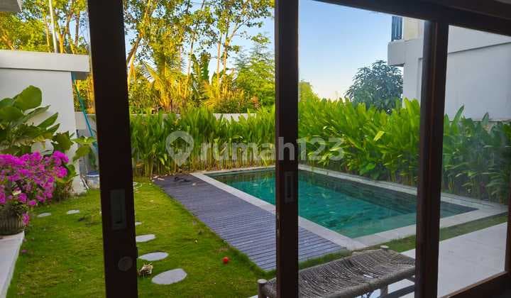 VILLA TROPICAL 2 Bedrooms CEMAGI CENTRAL BEACHSIDE