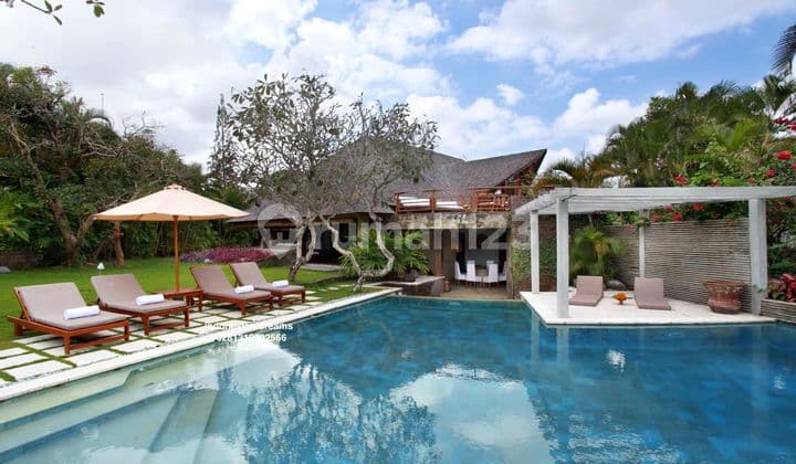 BIG LUXURY 3 Bedroom VILLA IN UMALAS CENTRAL