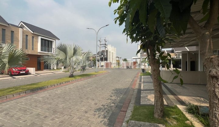 Rumah 2 Lantai Di Puri Safira Grand Shanaya, Menganti Gresik