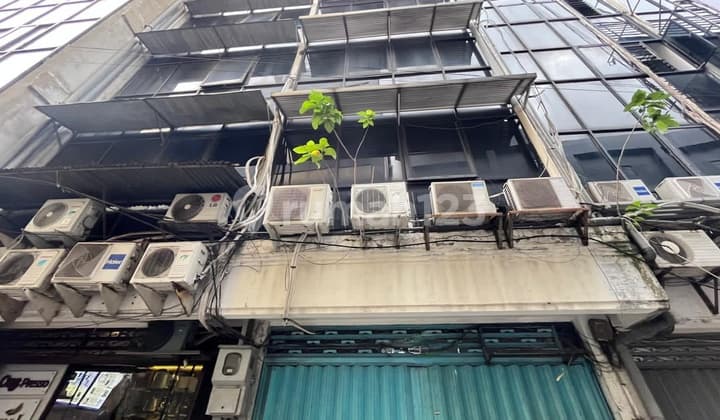 Ruko Jalan Veteran Surabaya Dekat Pusat Kota, Tugu Pahlawan, Turun Harga