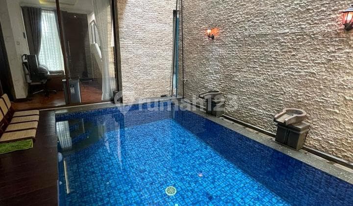Rumah Ada Kolam Renang Di Discovery Bintaro Jaya