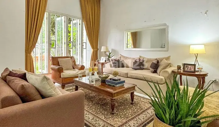 Rumah Cantik Di Veteran ,jakarta Selatan.