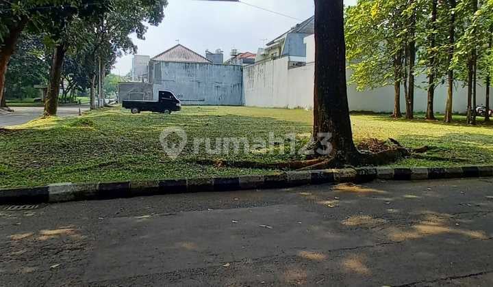Kavling Posisi Hoek di Menteng Utama Bintaro Sektor 7