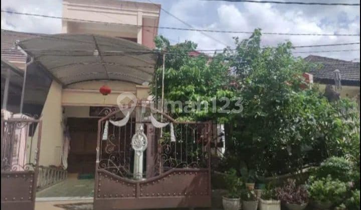 Simpang Darmo permai selatan Row 3 mobil