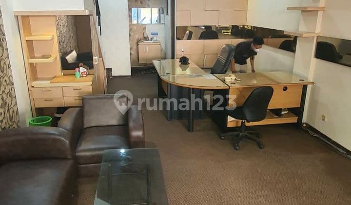 Ruko Plaza Segi 8 Murah Furnish siap pakai