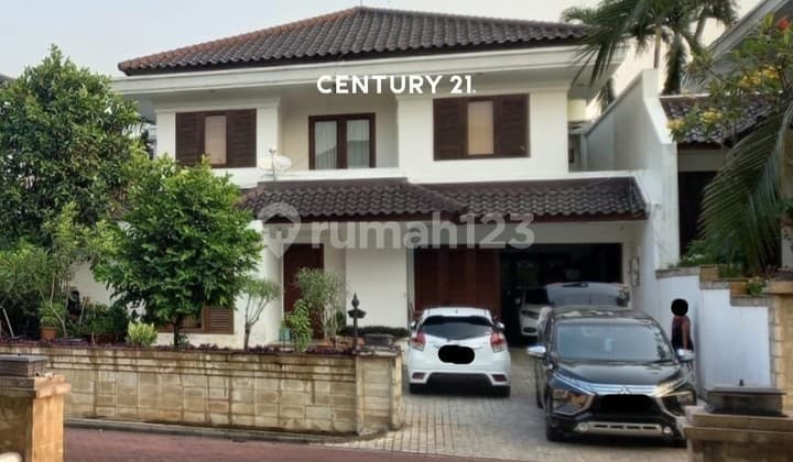 For Sale Strategic House Attractive Price in Pejaten Barat