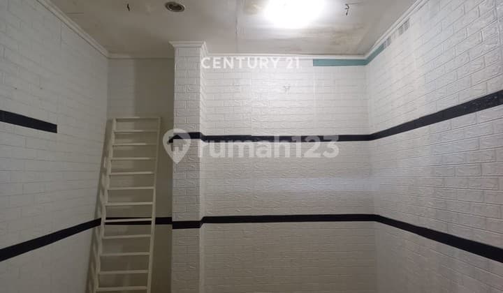 Strategic Shop House for Sale at an Attractive Price in Kios Pasmod Bintaro