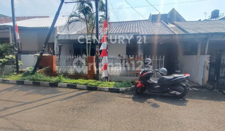 Old House Good Location in Kayu Putih East Jakarta