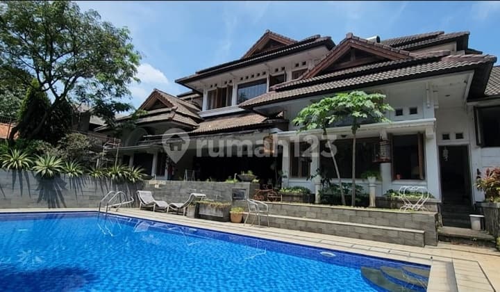 Rumah Mewah Ada Kolam Renang Di Pancoran, Jakarta Selatan