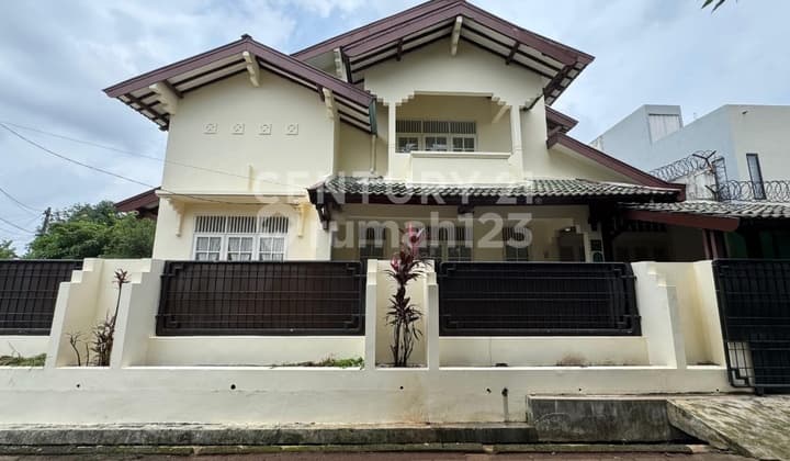 Ready-to-Occupy House in a Complex in Bintaro Jaya Sector 2