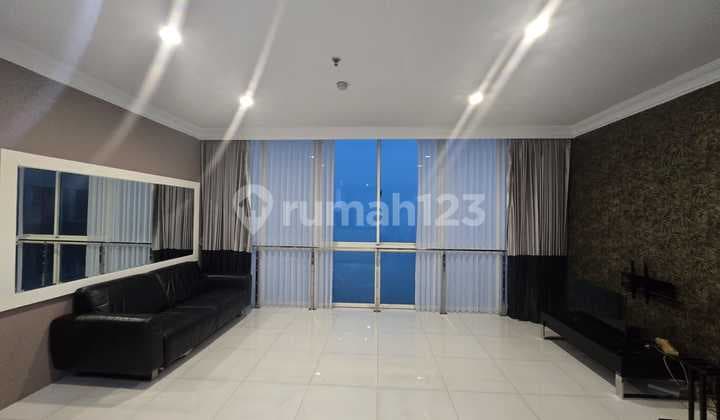 Apartment Cw 3 Br Furnished. Selangkah ke Pusat Kota dan Tol Satelit.