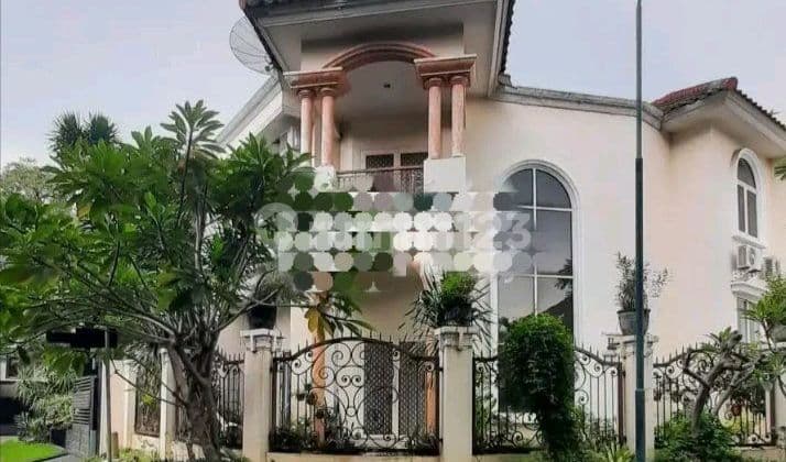 Lelang Rumah Bagus Mewah di Graha Family Dekat Pakuwon Mall Surabaya Akses Tol