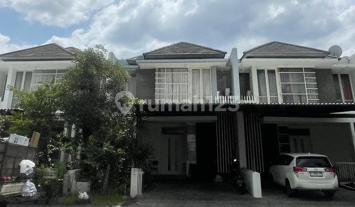 For Sale Cheap Minimalist House Royal Residence Surabaya Very Close to Clubhouse