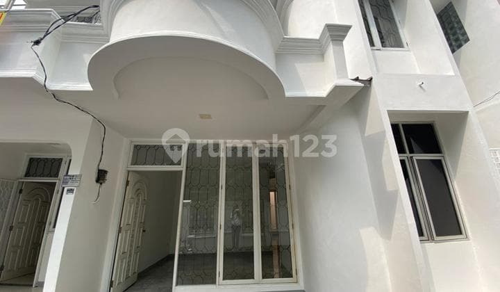 Rumah Classic di Barat Jakarta Siap Huni