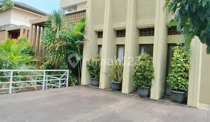 Rumah Besar Murah Siap Huni Brassia De Park Bsd City