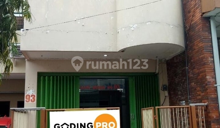 2-Story Shophouse in Chinatown Alley, Strategic Culinary Trade Side Street