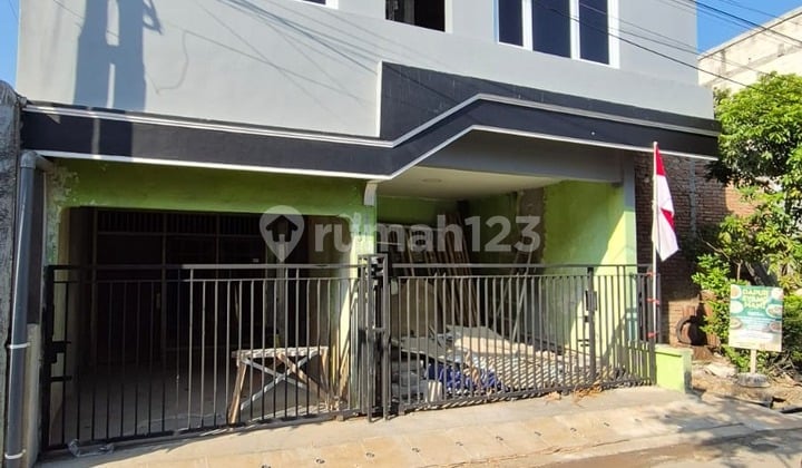 Rumah Kost 3 Lantai Area Srondol Proses Finisihing
