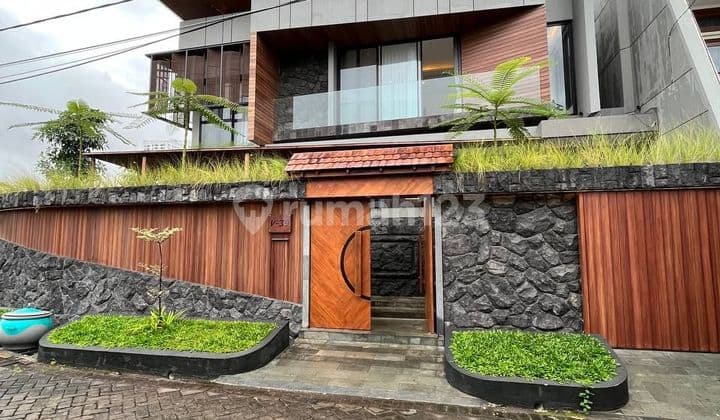 Fantastic Price New Luxury House Hook Manyar Kertoardi