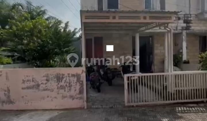 Rumah Hook 2 Lantai di De Naila Residence Gresik