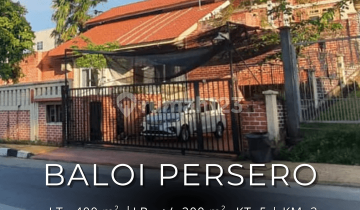 RUMAH BESAR TEPI JALAN UTAMA, LOKASI EMAS UNTUK BISNIS KOS-KOSAN!