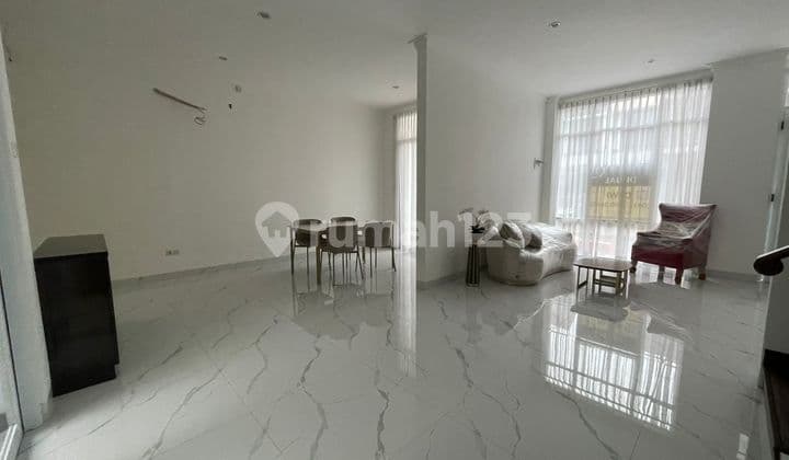 Dijual Cepat Rumah Mewah Emerald Residence Murah