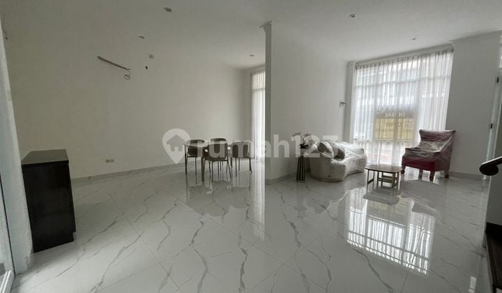 Dijual Cepat Rumah Mewah Emerald Residence Murah