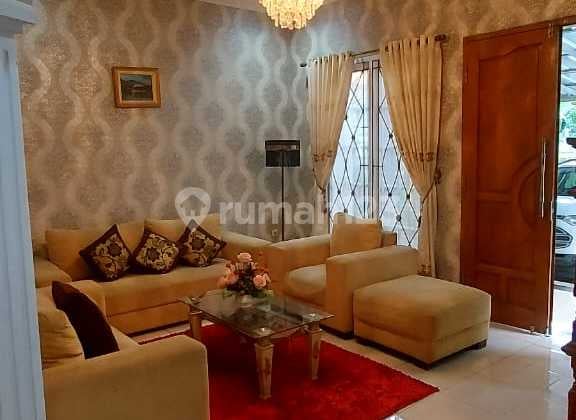 Rumah di Legenda Wisata, Murah, Rapih, Furnish