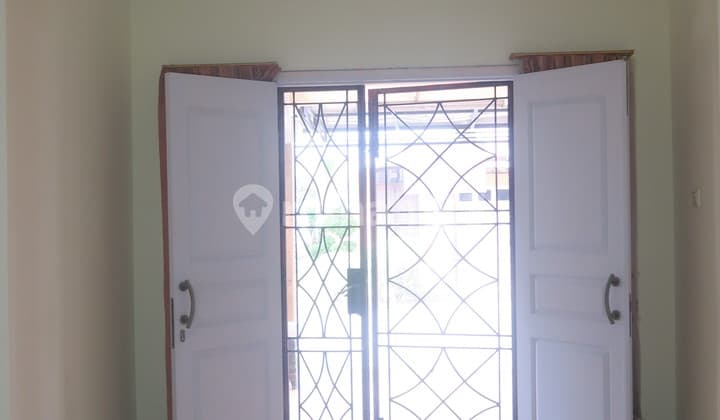 Rumah 2 Lantai Di Raffles Hills