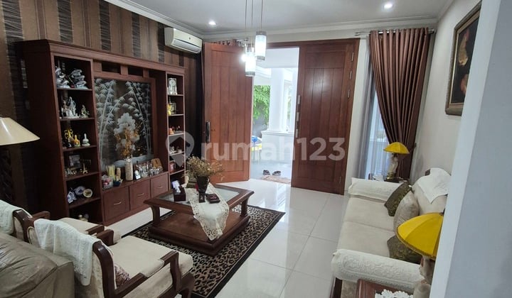Rumah Mewah dan Besar di Legenda Wisata, Harga Menarik